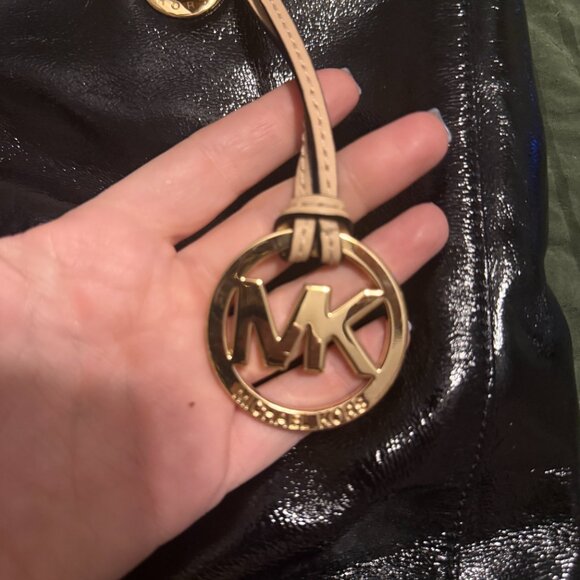 Michael Kors Jet Set Patent Leather Tote Bag in Black with Tan Straps. - Picture 2 of 9